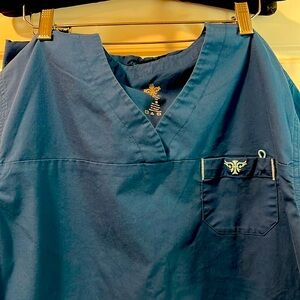 Med Couture Scrubs Size M